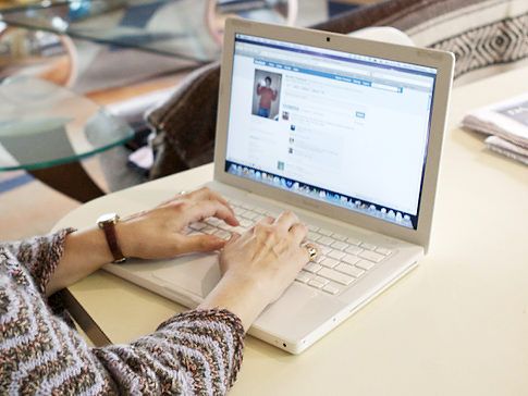 Novo! Facebook Messenger pokazuje ko čita naše poruke!